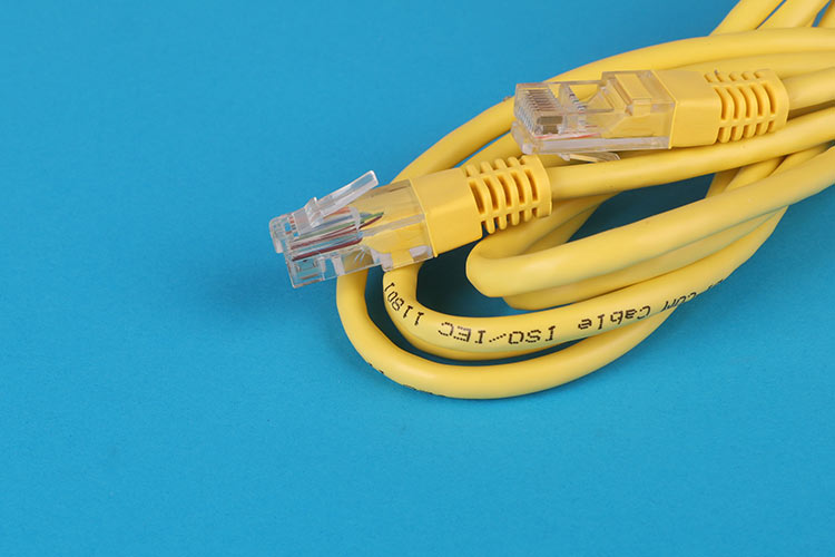 Need-Power-and-Network-Through-One-Cable